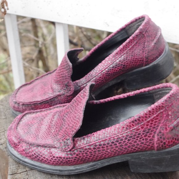 White MT. Snake Loafers Made In Brazil Women - Picture 4 of 5